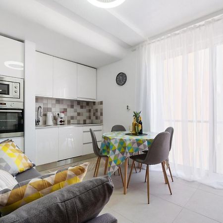Amarillo Soleado Apartment Torrevieja Exterior photo
